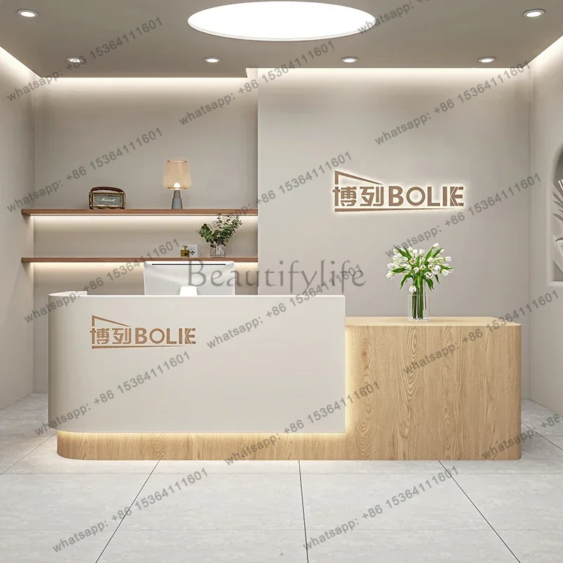 مكتب استقبال بسيط وعصري لصالون - مراجعة Office Furniture Services وسعره